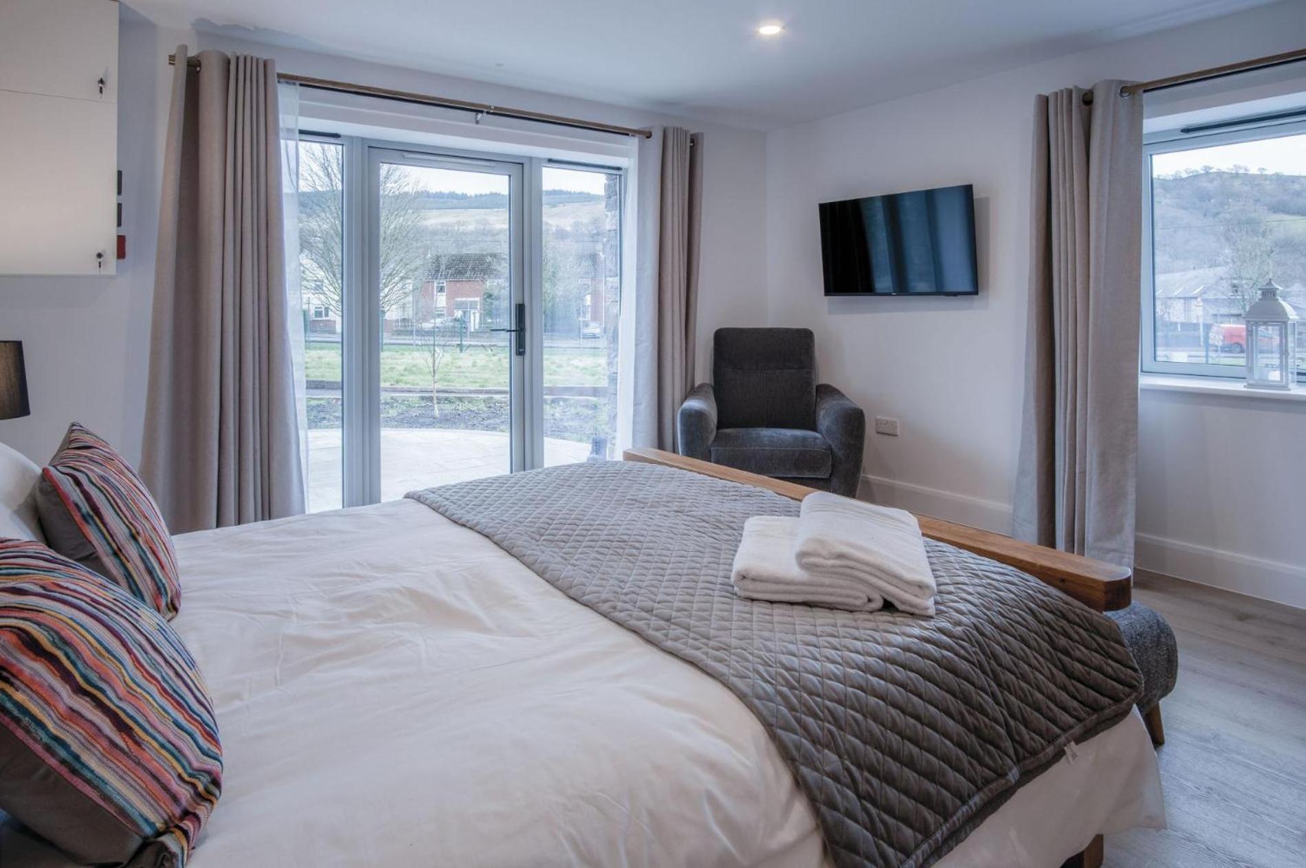 Suite 7 - Sleeping Giant Hotel - Pen Y Cae Inn Brecon Eksteriør billede